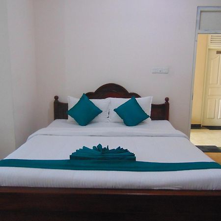 Sri Krishna Bhavan Hotel Hatton Extérieur photo