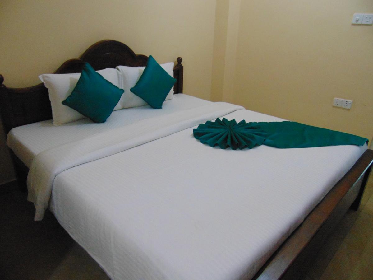Sri Krishna Bhavan Hotel Hatton Extérieur photo