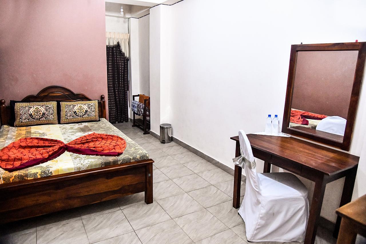 Sri Krishna Bhavan Hotel Hatton Extérieur photo
