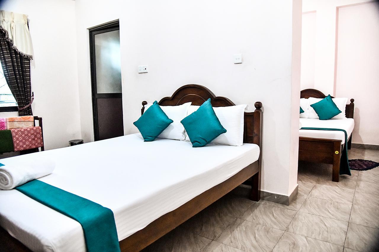 Sri Krishna Bhavan Hotel Hatton Extérieur photo