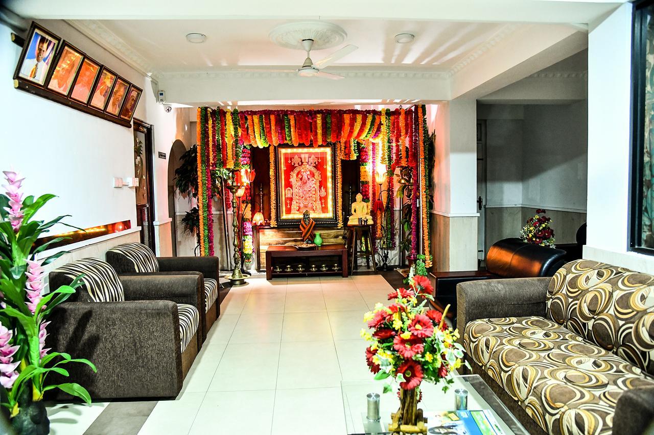 Sri Krishna Bhavan Hotel Hatton Extérieur photo